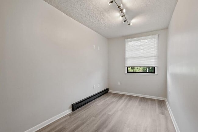 Building Photo - 2520 Bradford Ct