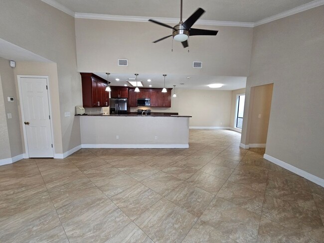 Building Photo - 3 bedroom 2 bath furnished & remodeled hom...