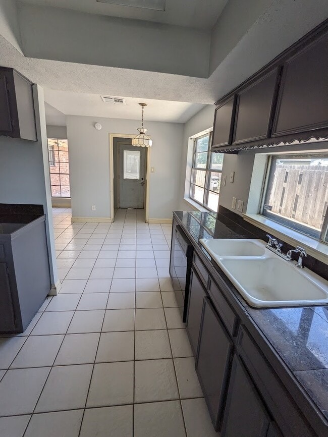 Building Photo - 7003 Livery Ln