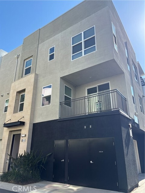 Building Photo - 2322 Synergy