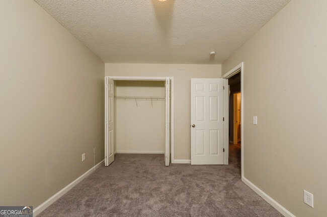 Building Photo - 3667 Sapphire Ct