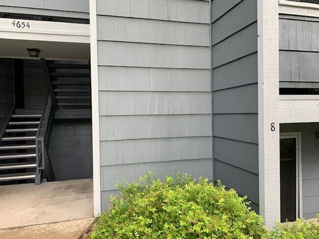 Building Photo - 4654 White Rock Cir