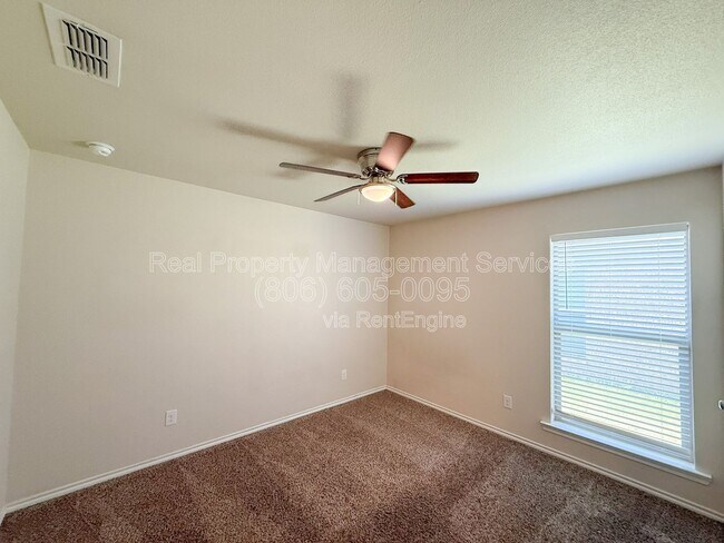 Building Photo - 14309 Vernon Ave