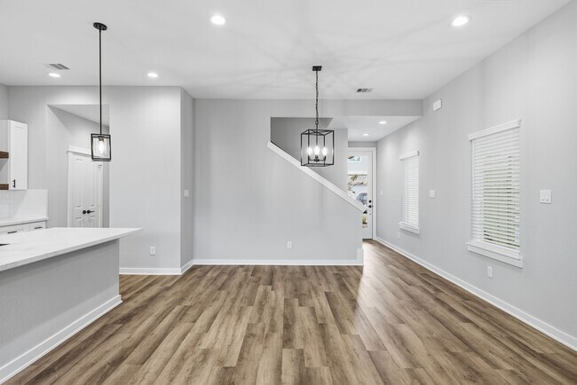 Building Photo - 413 Stonework Garden Ln