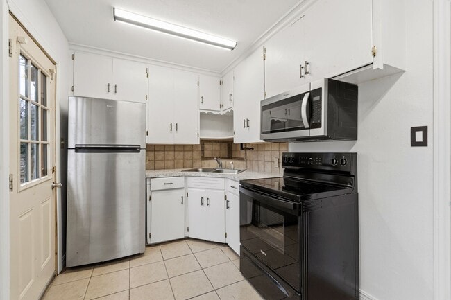 Building Photo - 2022 S P St