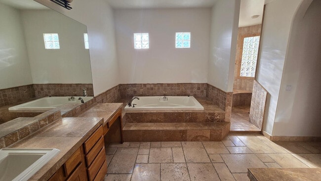 Building Photo - 4485 E Quail Brush Rd