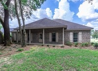 Building Photo - COMING SOON – Available July 1 | $2,150/Mo...