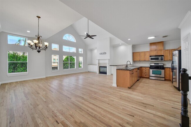 Building Photo - 5341 Kiam St