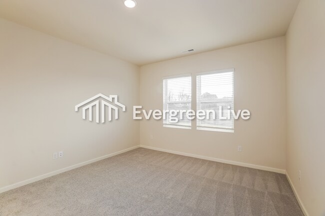 Building Photo - 710 Shoemaker Ln