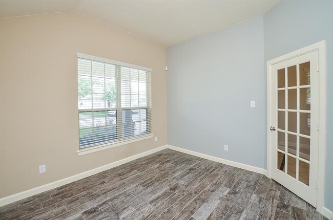 Building Photo - 4006 Autumn Pines Trail