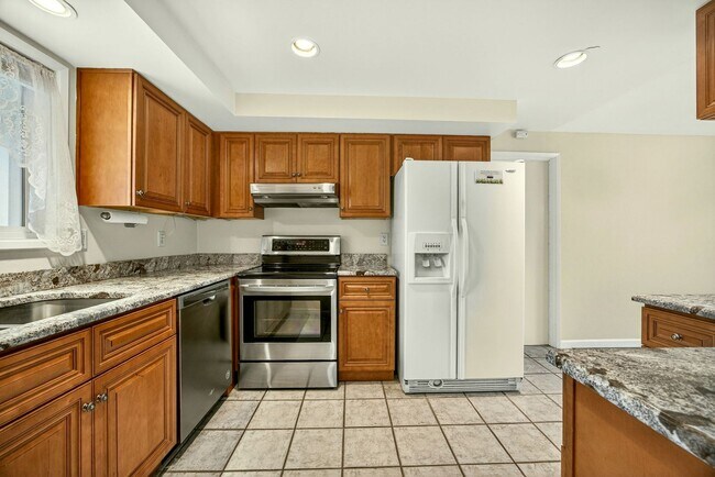 Building Photo - Unfurnished Light-Filled, Beautifully Updated 3-Bedroom Home in Jacksonville