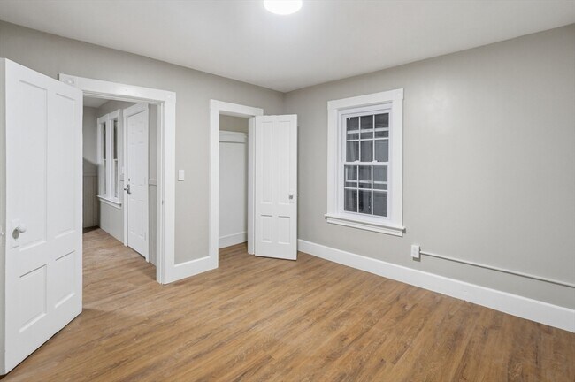 Building Photo - 44 Pratt St