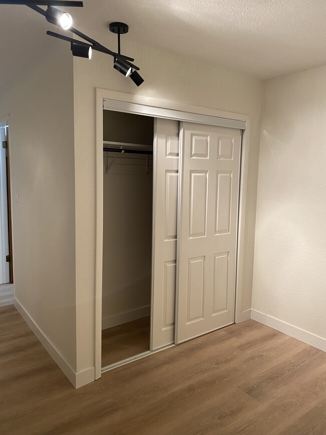 master closet - 1142 Wallgate Ave