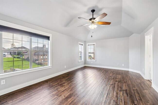 Building Photo - 12336 Pebble View Dr