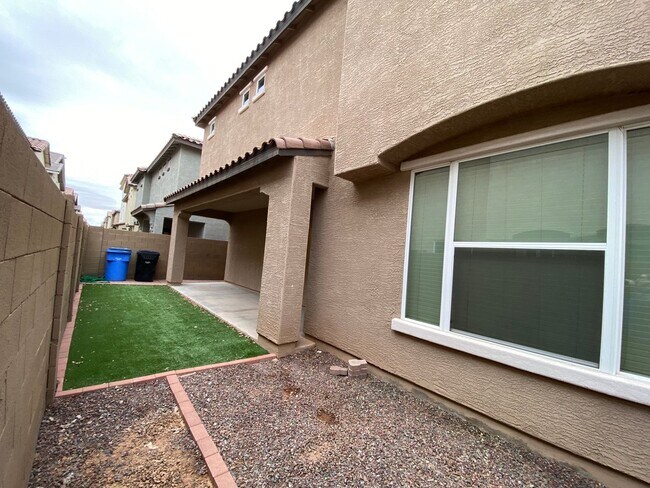 Building Photo - Fincher Fields Home: