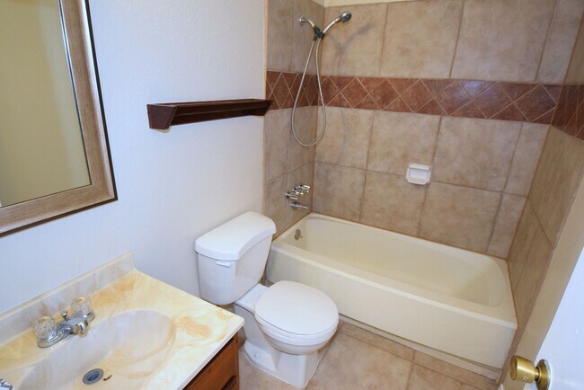 Building Photo - 3 bed 2 bath 2cg in SE Rio Rancho