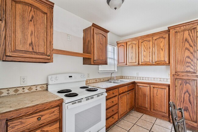 Building Photo - 104 Richard's Court