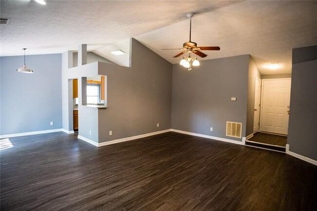 Building Photo - 4885 Streamside Dr