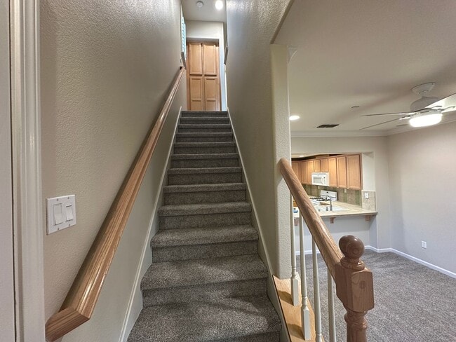 Building Photo - Beautifully Upgraded 3BD/2.5BA Citrus Heights Home with Covered Patio & Modern Amenities!