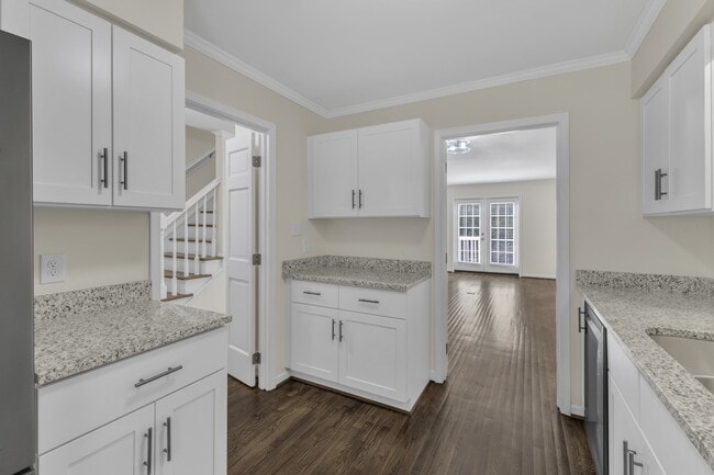 Building Photo - 2824 Wayland Dr
