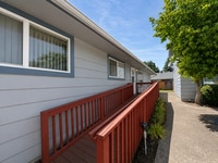 Building Photo - 529 NE 113th Ave