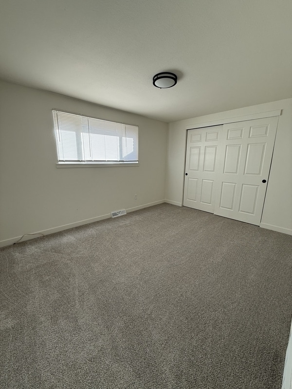 Building Photo - 1406 E 16th St