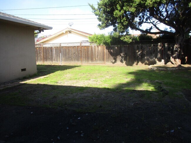 Building Photo - 757 Gary St