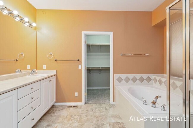 Building Photo - 15452 E 7th Ave