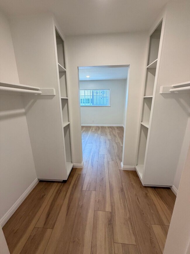 Building Photo - Completely Remodeled, Spacious 2 Bedroom Apartment For Rent w/ Parking!