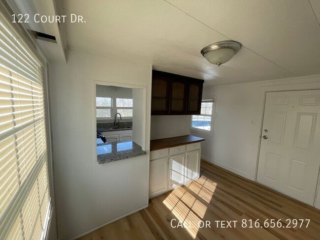 Building Photo - 122 Court Dr