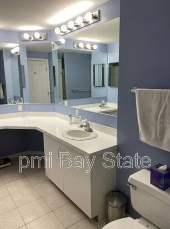 Building Photo - 10 Merganser Way