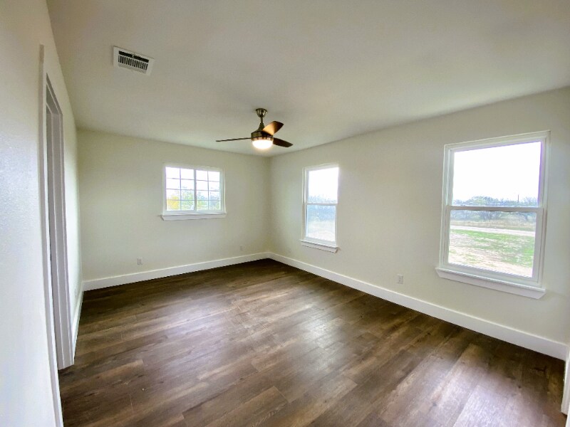 Building Photo - 10888 State Park Rd