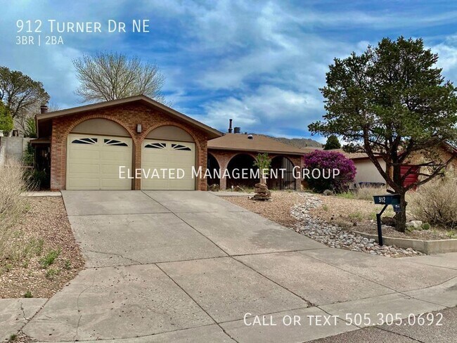 Building Photo - 912 Turner Dr NE