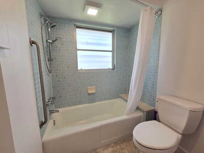 Building Photo - Charming 2 Bed / 2 Bath Home in Venice Gar...