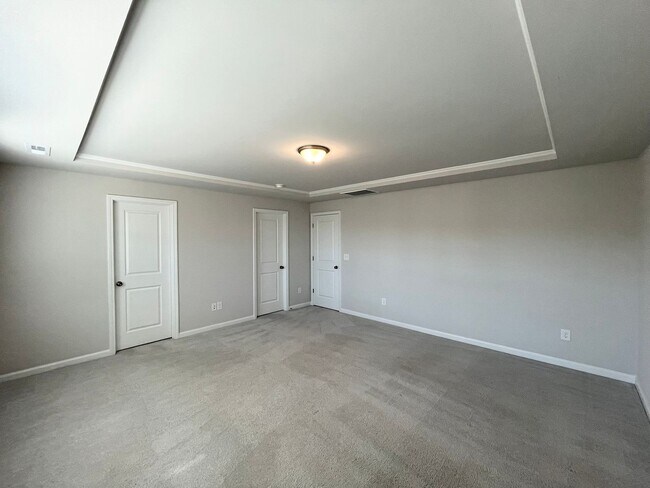 Building Photo - Stunning 4BD, 3BA Durham Home within Close Proximity to RDU Airport, Brier Creek, and Downtown Du...