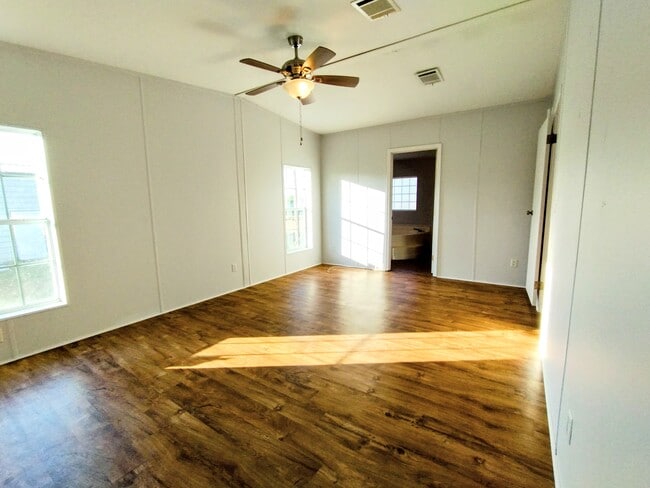 Building Photo - 299 Cayenne St