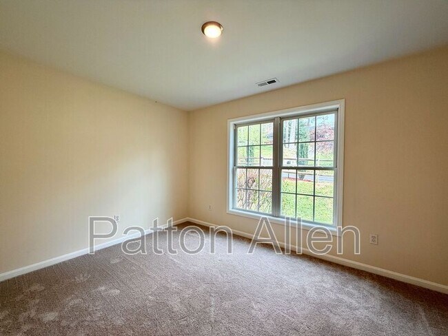 Building Photo - 6 Providence Rd