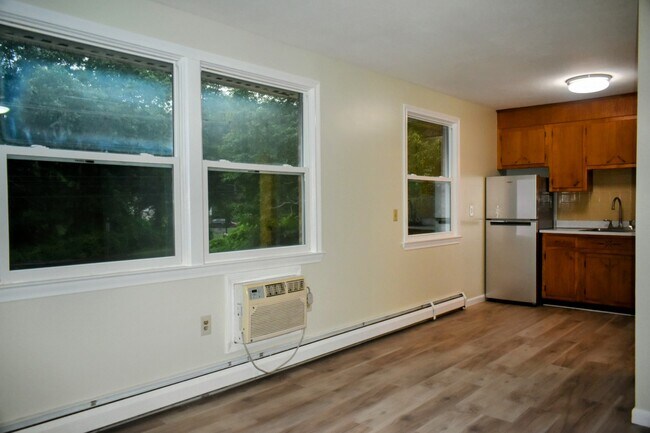 Building Photo - 1550 CT-12