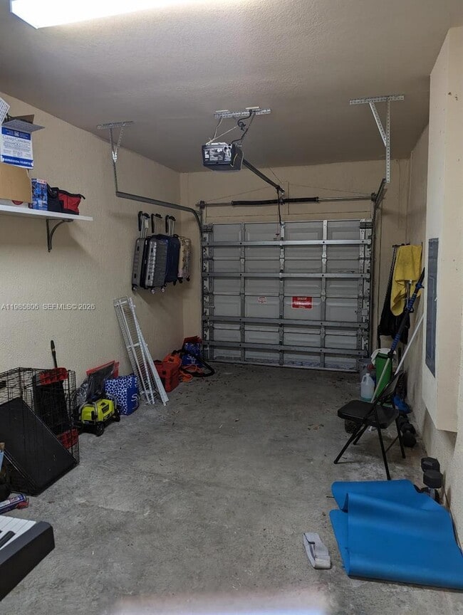 Building Photo - 9500 SW 171st Ct