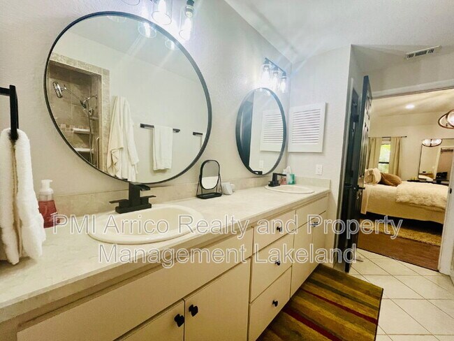 Building Photo - 3541 Harbor Cir NW