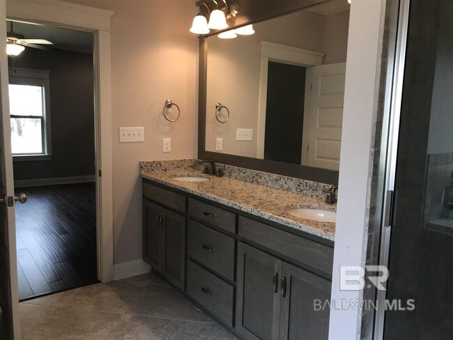 Building Photo - 30220 Persimmon Dr