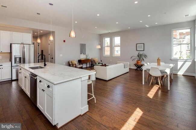 Building Photo - 3542 Warder St NW