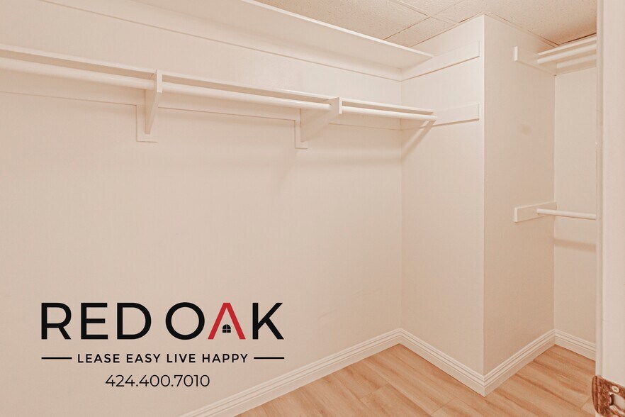 Building Photo - 8309 Cedros Ave