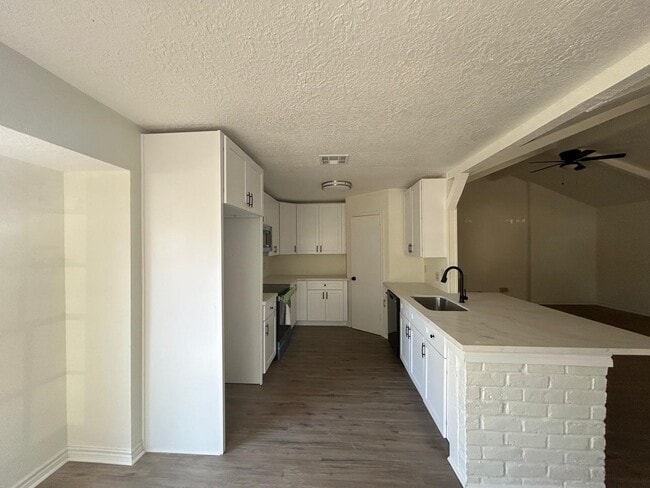 Building Photo - 23026 Cranberry Trail