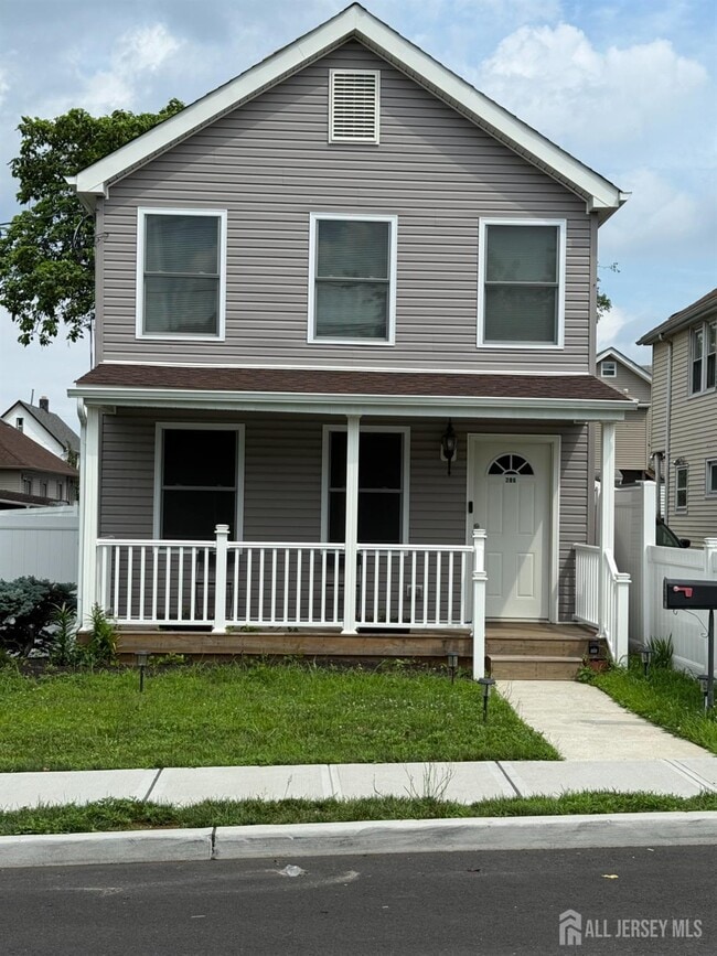 Primary Photo - 296 Oak St
