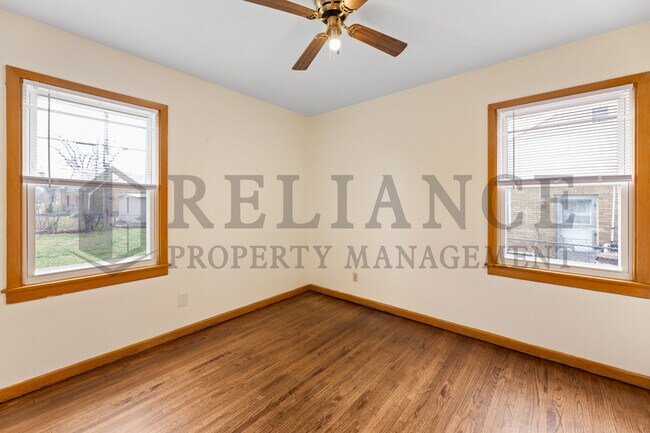 Building Photo - 1106 Inverness Dr
