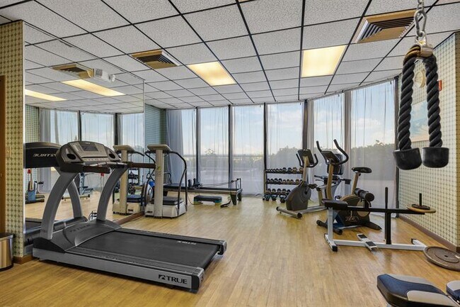 Building Photo - 510 N Ocean Blvd