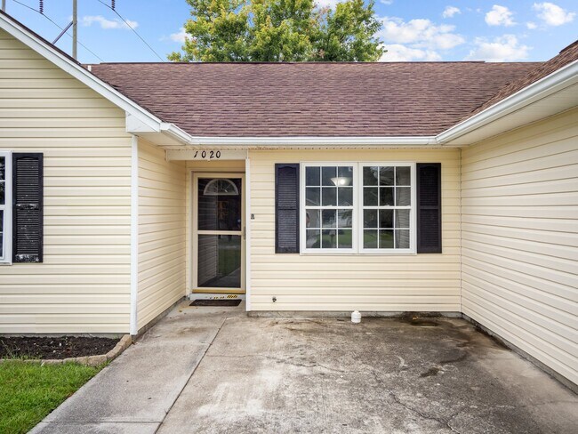 Building Photo - 1020 Furia Dr