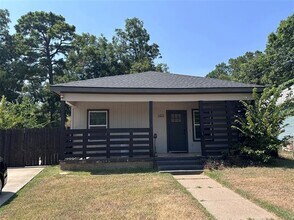 Building Photo - 2903 Carpenter Ave