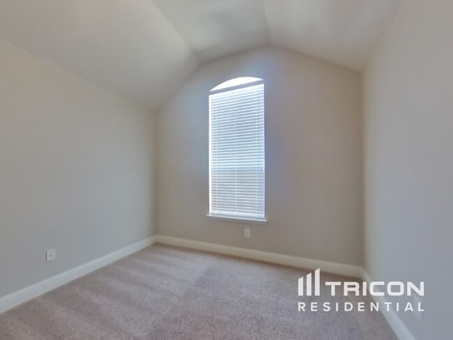 Building Photo - 3600 Meadowtrail Ln